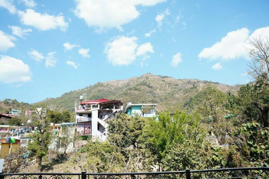 The Periwinkle Homestay Bhīm Tāl Exterior foto