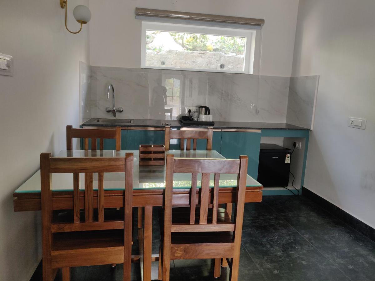 The Periwinkle Homestay Bhīm Tāl Exterior foto